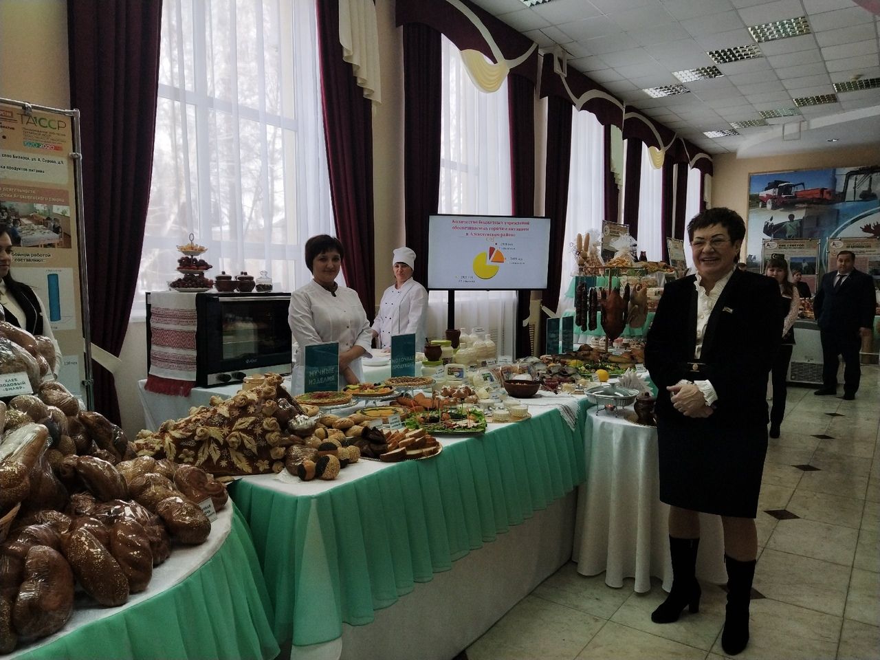 В Алексеевском районе состоялась выставка продуктов местных товаропроизводителей