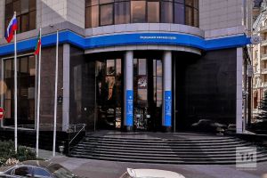 Пенсионеры смогут вернуть налог за лечение через супруга