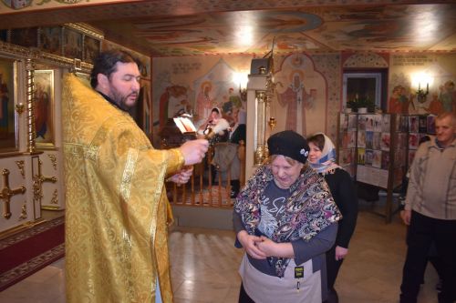В новогоднюю ночь в Алексеевском молились за мир и благополучие