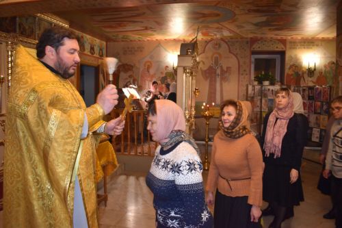 В новогоднюю ночь в Алексеевском молились за мир и благополучие