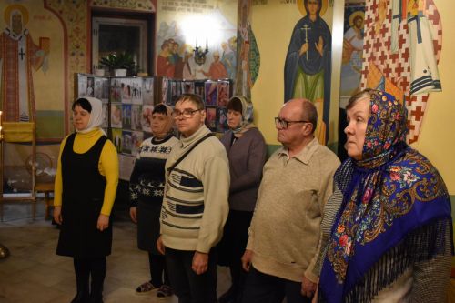 В новогоднюю ночь в Алексеевском молились за мир и благополучие