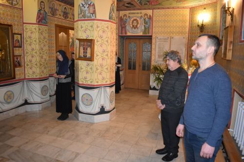 В новогоднюю ночь в Алексеевском молились за мир и благополучие