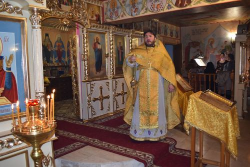 В новогоднюю ночь в Алексеевском молились за мир и благополучие