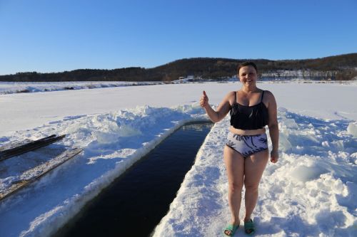 Житель Билярска всю жизнь занимается «моржеванием» и свою семью приобщил к здоровому образу жизни