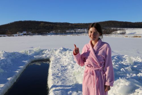 Житель Билярска всю жизнь занимается «моржеванием» и свою семью приобщил к здоровому образу жизни