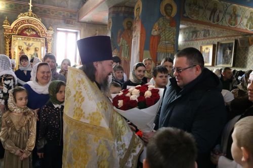 Глава Алексеевского района поздравил воспитанников воскресной школы с Рождеством Христовым
