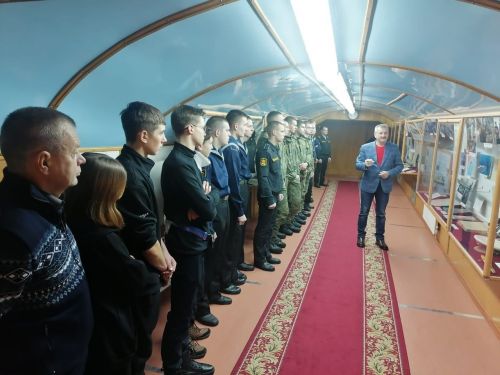 Юнармейцы Билярска побывали на катере и подводной лодке Северного флота