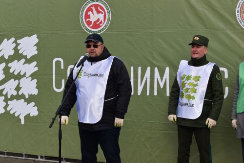 Министр лесного хозяйства РТ принял участие в акции «Сохраним лес» в Алексеевском