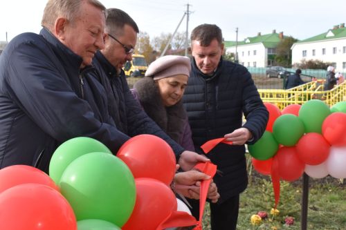 В Больших Полянках открыли новый ФАП и комплексный пункт обслуживания населения Алексеевского РайПО