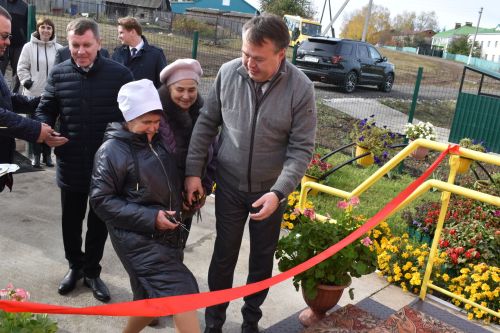 В Больших Полянках открыли новый ФАП и комплексный пункт обслуживания населения Алексеевского РайПО