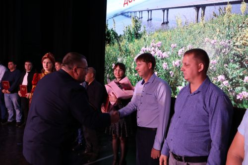 Министр транспорта и дорожного хозяйства Татарстана поздравил работников «Алексеевскдорстроя» с профессиональным праздником