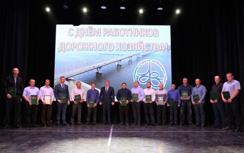 Министр транспорта и дорожного хозяйства Татарстана поздравил работников «Алексеевскдорстроя» с профессиональным праздником