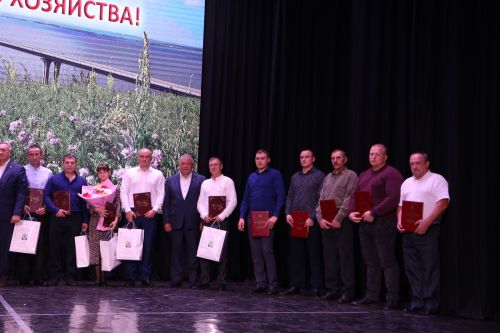 Министр транспорта и дорожного хозяйства Татарстана поздравил работников «Алексеевскдорстроя» с профессиональным праздником