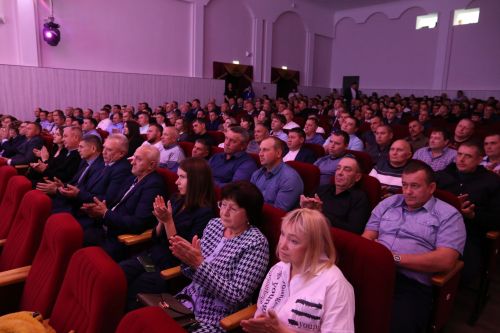 Министр транспорта и дорожного хозяйства Татарстана поздравил работников «Алексеевскдорстроя» с профессиональным праздником