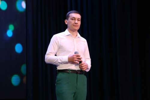 Слезы счастья и искренние улыбки: в Алексеевском прошел концерт ко Дню матери