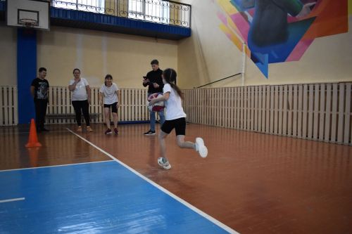 В первой школе прошли спортивные соревнования, посвящённые Дню матери