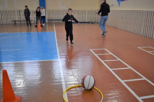 В первой школе прошли спортивные соревнования, посвящённые Дню матери