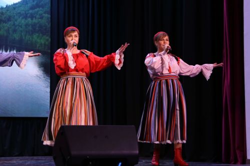 Слезы счастья и искренние улыбки: в Алексеевском прошел концерт ко Дню матери