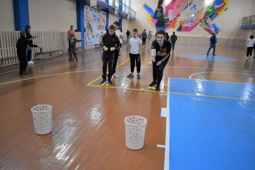 В первой школе прошли спортивные соревнования, посвящённые Дню матери