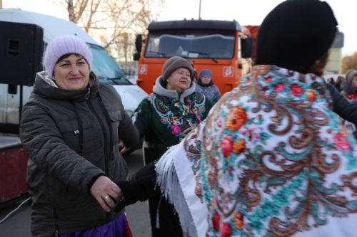 Свежие овощи, угощения и подарки: в Алексеевском прошла сельскохозяйственная ярмарка