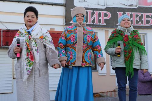 Свежие овощи, угощения и подарки: в Алексеевском прошла сельскохозяйственная ярмарка