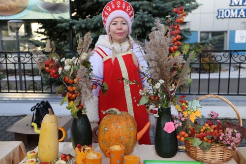 Свежие овощи, угощения и подарки: в Алексеевском прошла сельскохозяйственная ярмарка