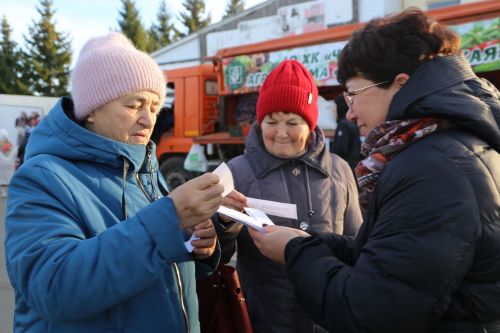 Свежие овощи, угощения и подарки: в Алексеевском прошла сельскохозяйственная ярмарка