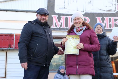 Свежие овощи, угощения и подарки: в Алексеевском прошла сельскохозяйственная ярмарка
