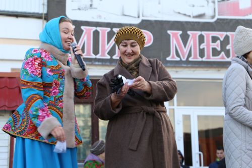 Свежие овощи, угощения и подарки: в Алексеевском прошла сельскохозяйственная ярмарка