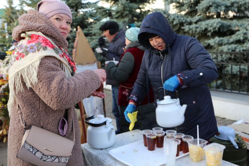 Свежие овощи, угощения и подарки: в Алексеевском прошла сельскохозяйственная ярмарка