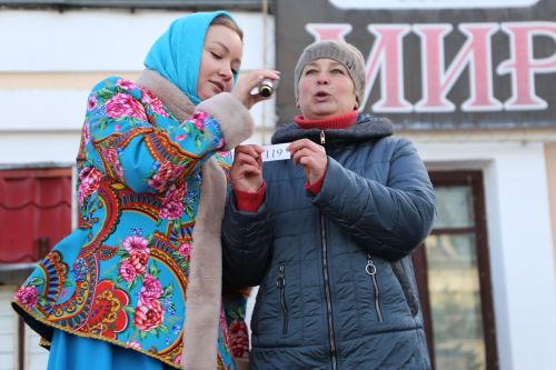 Свежие овощи, угощения и подарки: в Алексеевском прошла сельскохозяйственная ярмарка