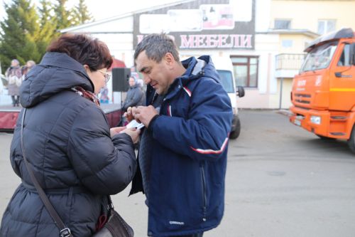 Свежие овощи, угощения и подарки: в Алексеевском прошла сельскохозяйственная ярмарка