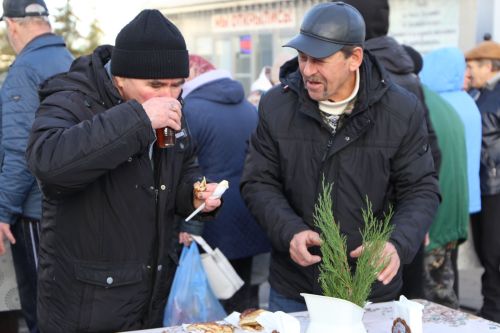 Свежие овощи, угощения и подарки: в Алексеевском прошла сельскохозяйственная ярмарка
