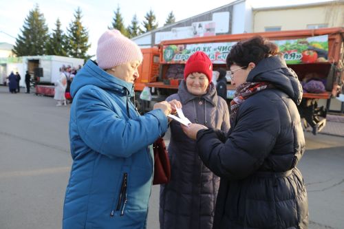 Свежие овощи, угощения и подарки: в Алексеевском прошла сельскохозяйственная ярмарка