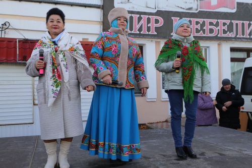 Свежие овощи, угощения и подарки: в Алексеевском прошла сельскохозяйственная ярмарка