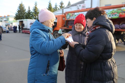 Свежие овощи, угощения и подарки: в Алексеевском прошла сельскохозяйственная ярмарка