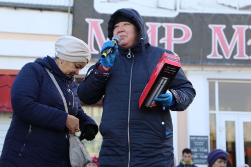 Свежие овощи, угощения и подарки: в Алексеевском прошла сельскохозяйственная ярмарка