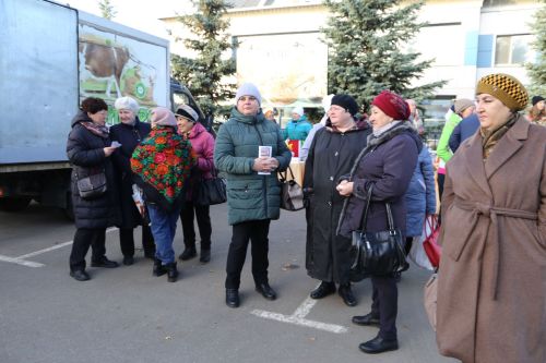 Свежие овощи, угощения и подарки: в Алексеевском прошла сельскохозяйственная ярмарка