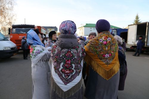 Свежие овощи, угощения и подарки: в Алексеевском прошла сельскохозяйственная ярмарка