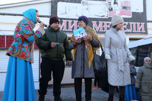 Свежие овощи, угощения и подарки: в Алексеевском прошла сельскохозяйственная ярмарка