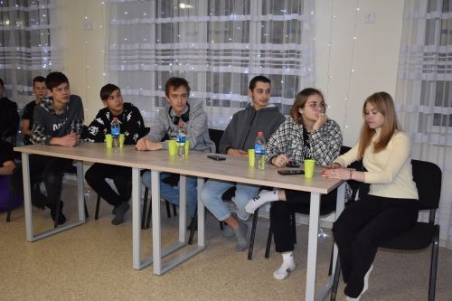 В ПК «Импульс» провели горячую дискуссию по сериалу «Слово пацана»