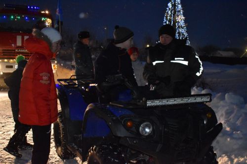 Алексеевские спасатели навестили детей из приюта «Забота»