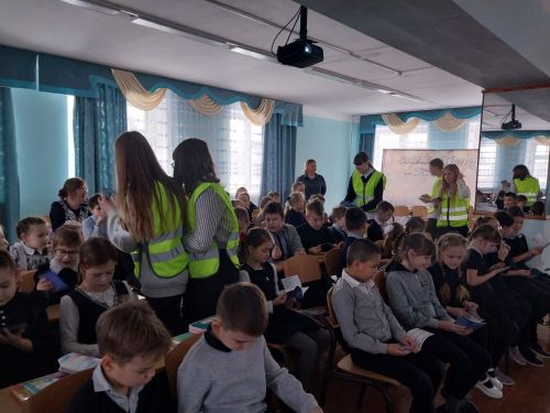 Для алексеевских школьников  провели акцию «Засветись!»