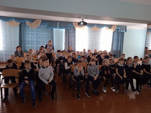 Для алексеевских школьников  провели акцию «Засветись!»