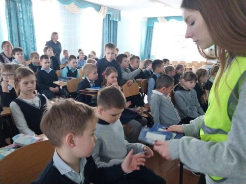 Для алексеевских школьников  провели акцию «Засветись!»