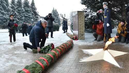 Рустам Минниханов открыл бюсты Героев России в Казанском танковом училище