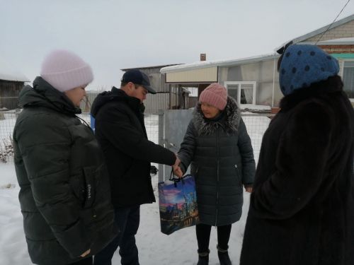 Семьи алексеевских мобилизованных получили продовольственные пакеты