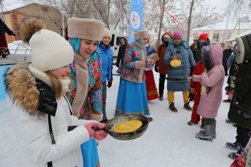Алексеевцы весело и задорно проводили зиму