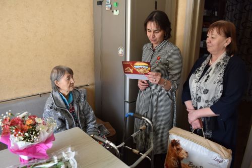 Жительницу Речного поздравили с 90-летним юбилеем