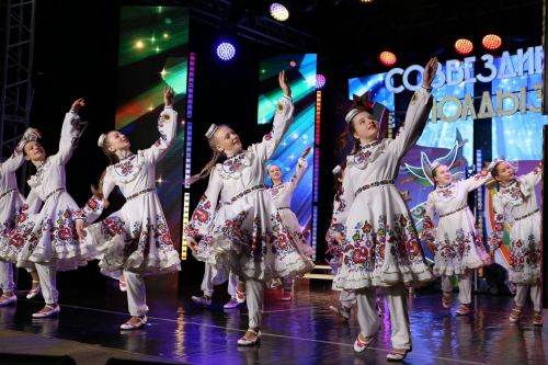 Талантливые дети Закамья выступают на фестивале «Созвездие-Йолдызлык» в Алексеевском